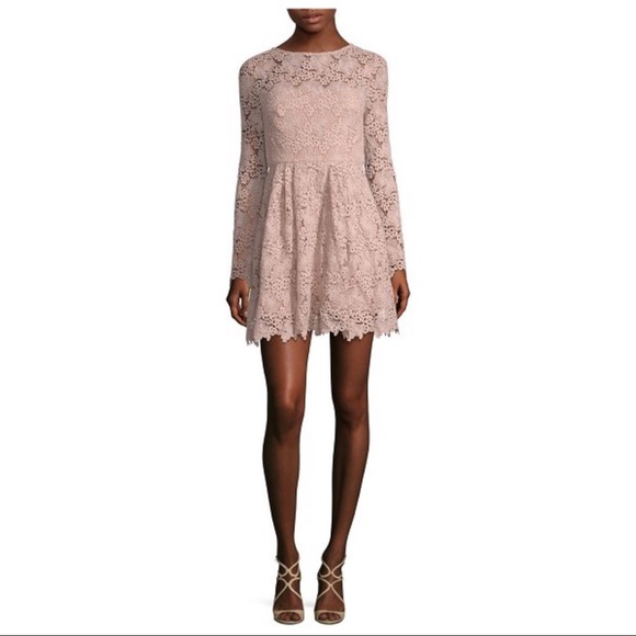 ML MONIQUE LHUILLIER
Lace Scoop Back Dress - Picture 5 of 5